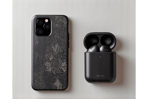 Casing ponsel kulit dengan motif batik dan power bank.
