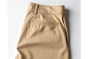 Celana Chino Slim Fit Pria warna beige